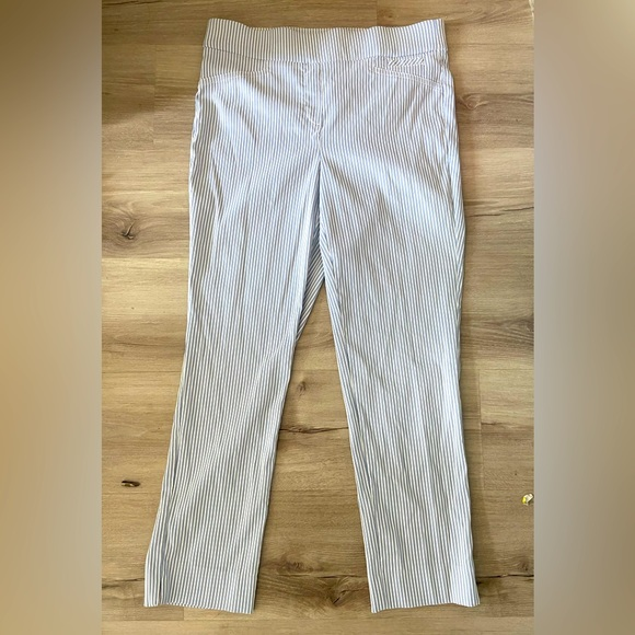 4/$25 Anne Klein Ankle Pants Size 6 Slit Ankle Elastic Waist Striped - Picture 1 of 4